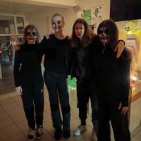 Strašidelná stezka školou